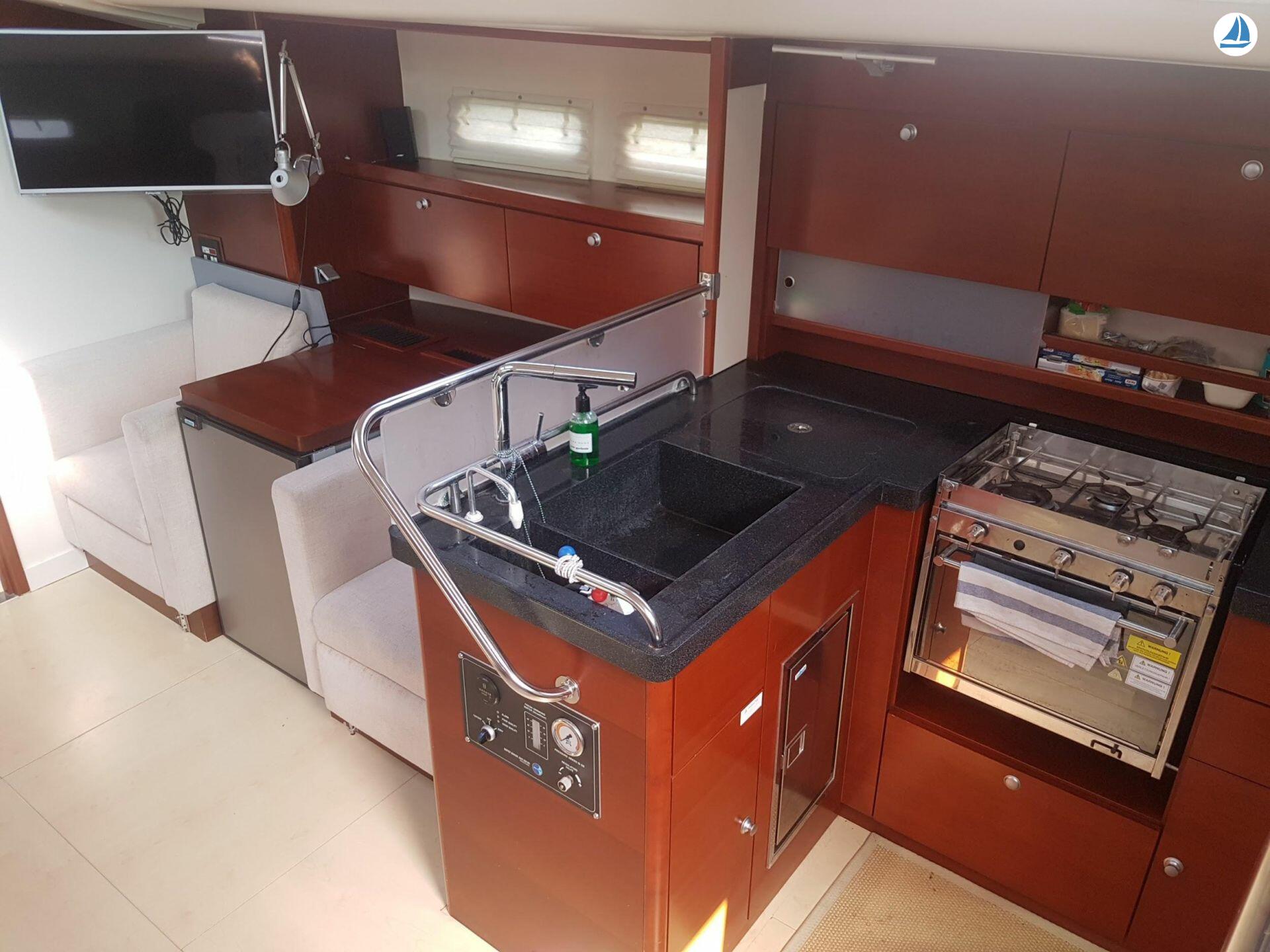 фото Hanse 540e 7