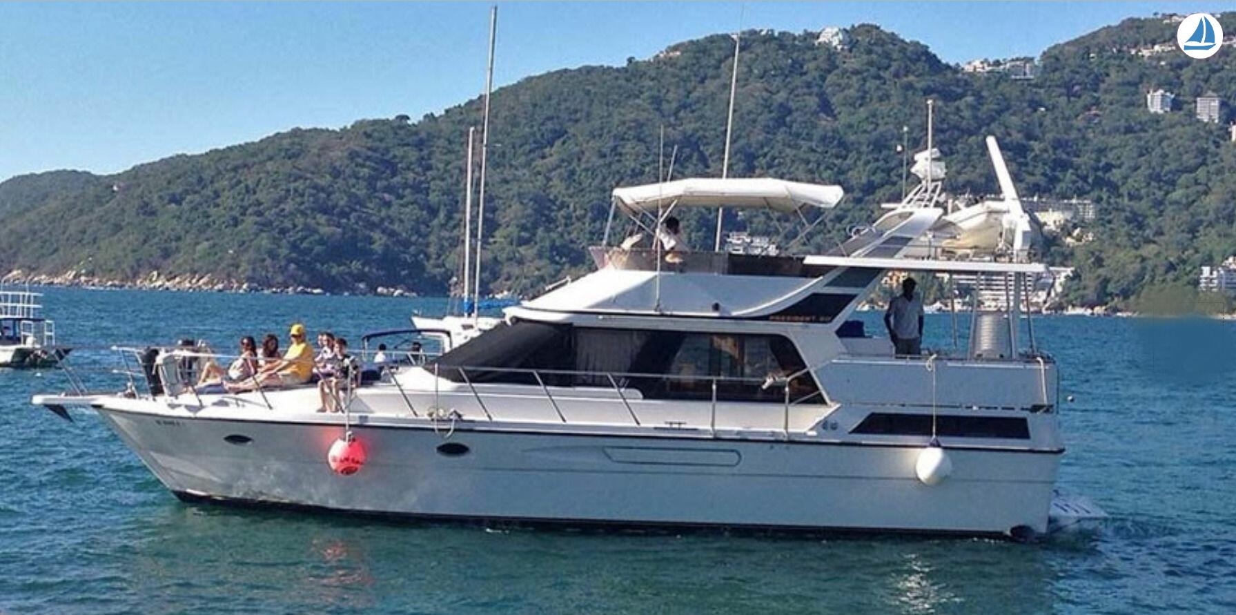 фото Custom Motorboat 54ft 1