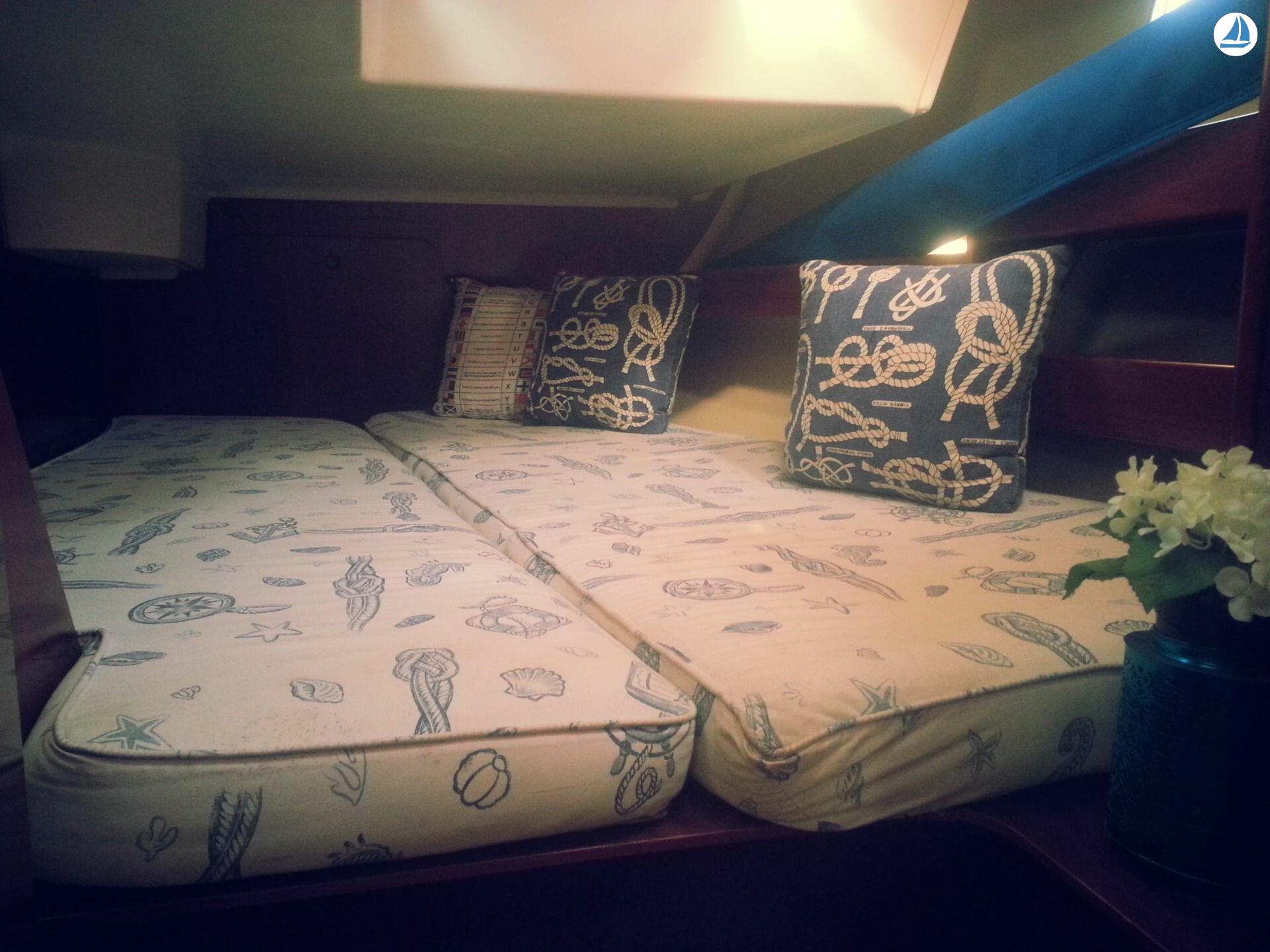 фото Beneteau OCEANIS 351 6