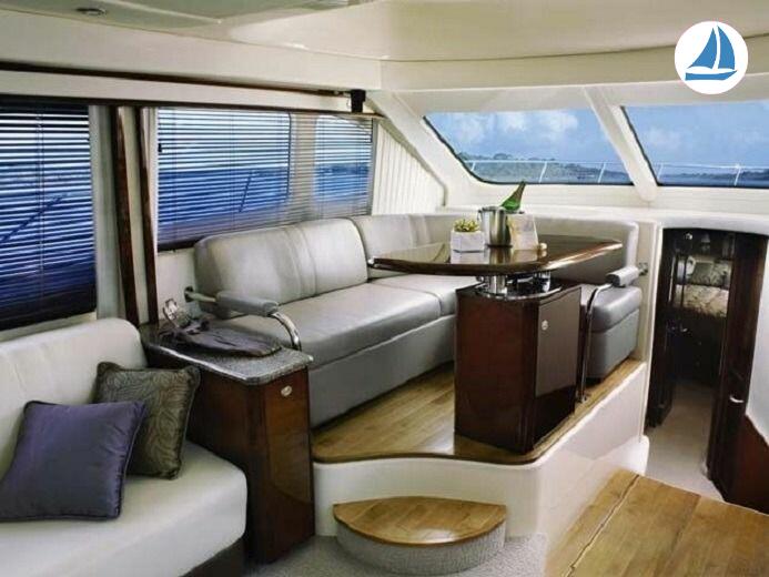 фото Sea Ray 525 Sedan 3