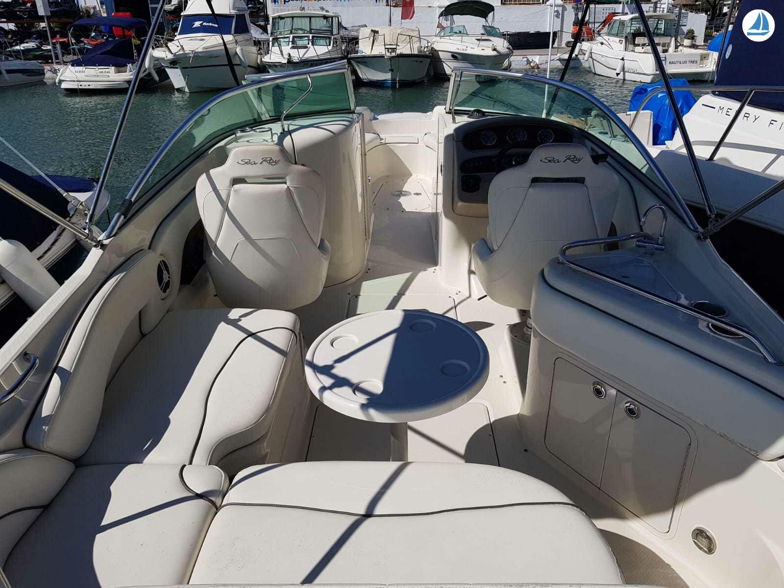 фото Sea Ray SUNDECK 240 4