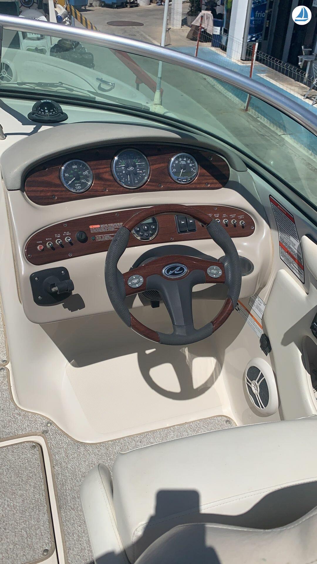 фото Sea Ray SUNDECK 240 7