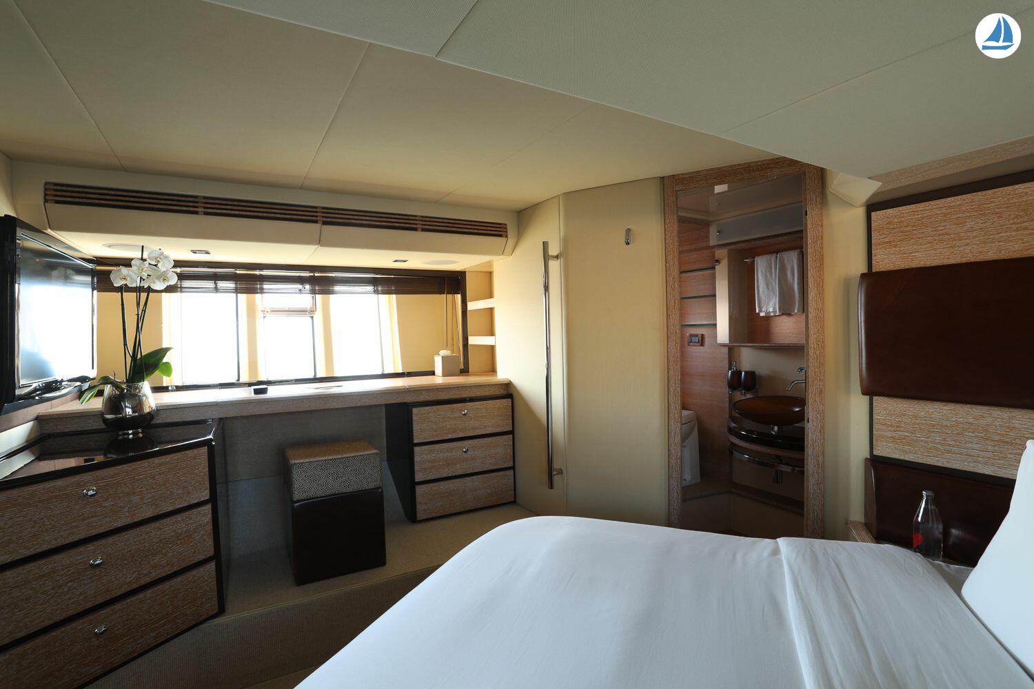 фото Azimut Fly Bridge 58 8