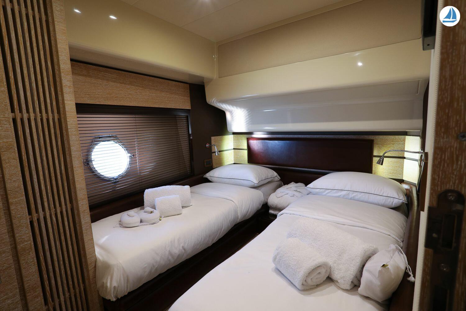 фото Azimut Fly Bridge 58 12