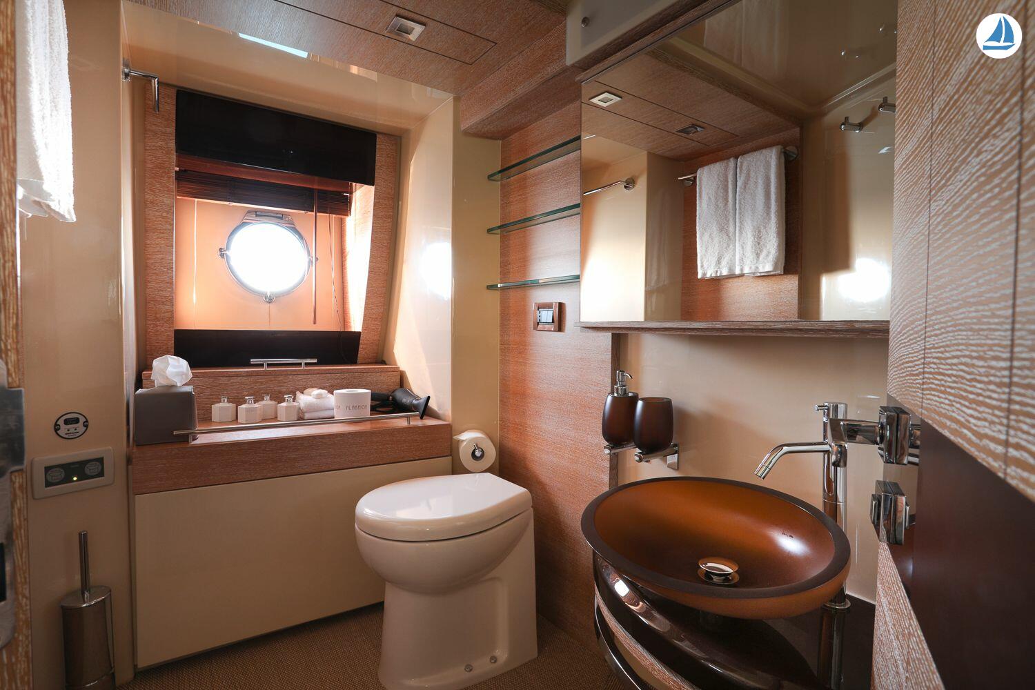 фото Azimut Fly Bridge 58 13
