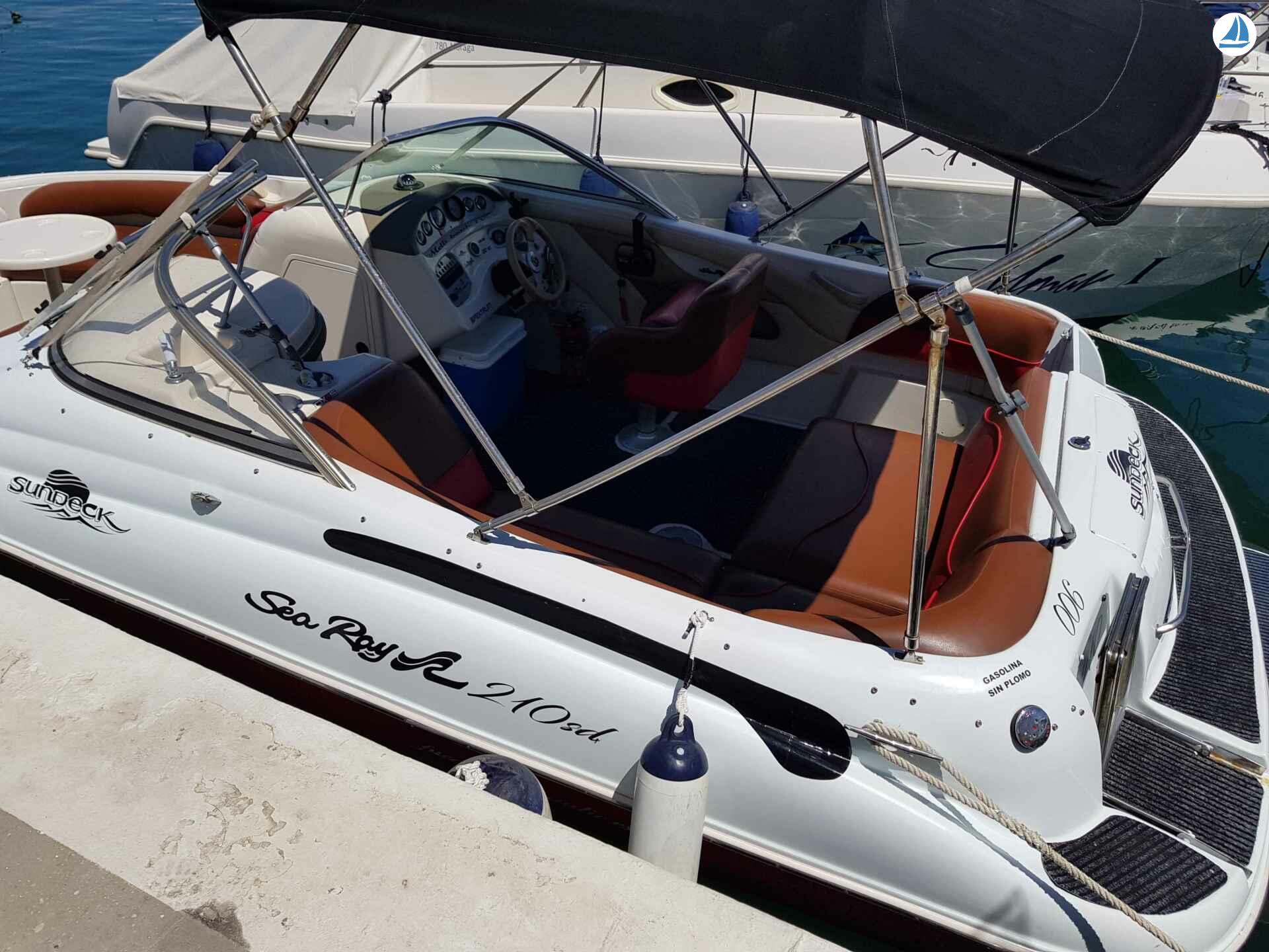 фото Bayliner Deck Boat 210 3