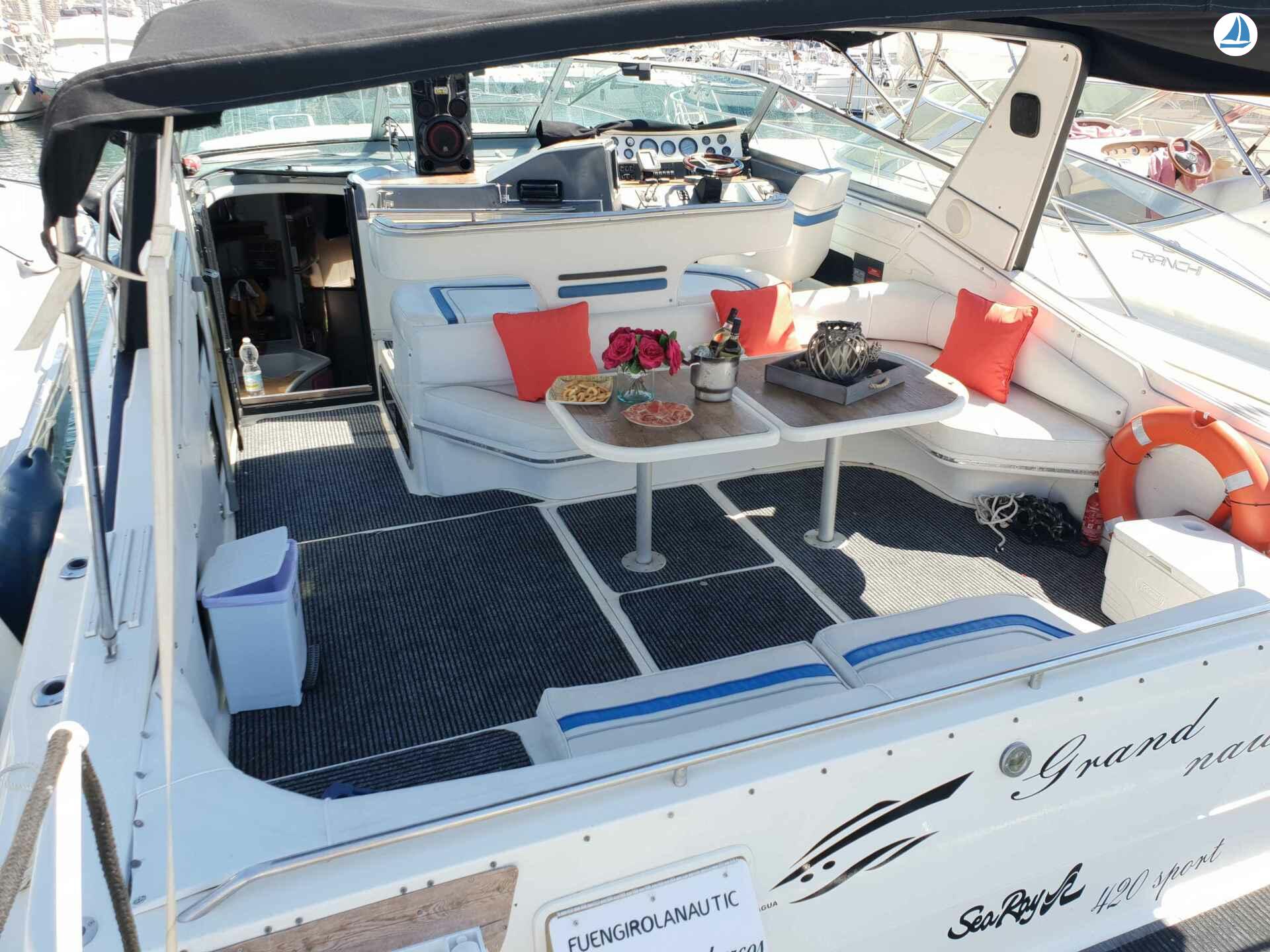фото Sea Ray 440 Sea ray, dolphin watching 7