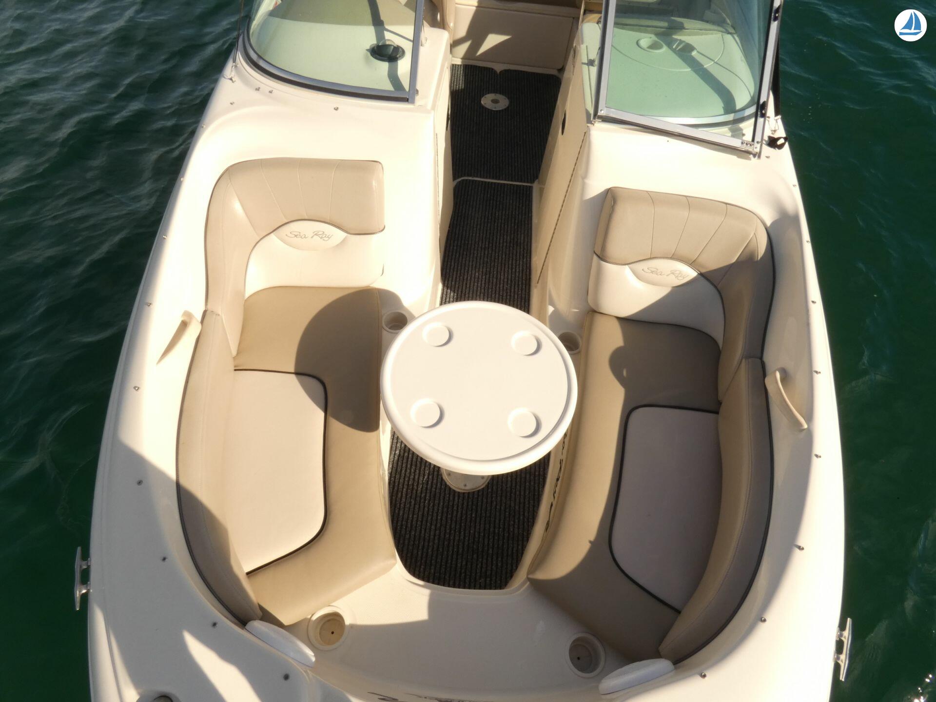 фото Sea Ray 200 Sundeck 6