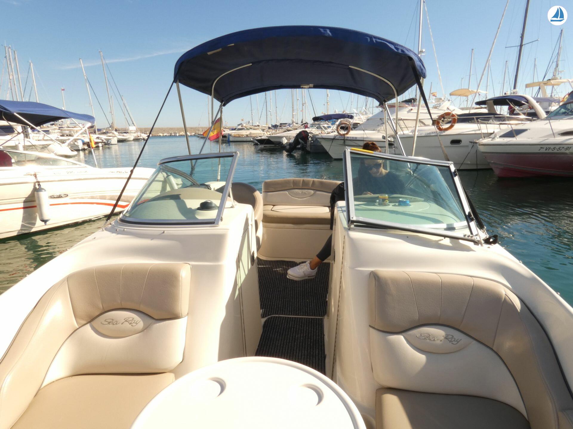 фото Sea Ray 200 Sundeck 7