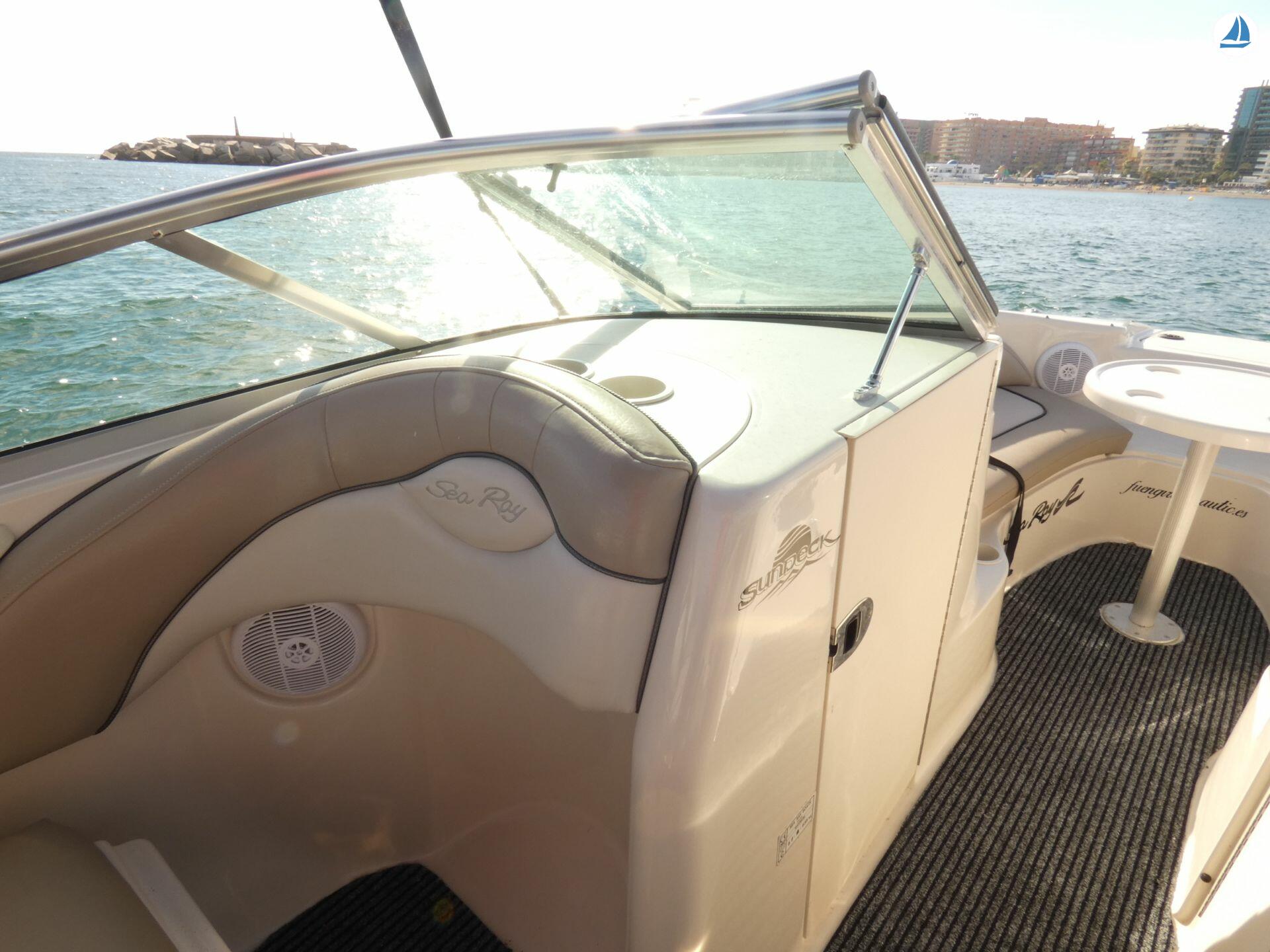 фото Sea Ray 200 Sundeck 9