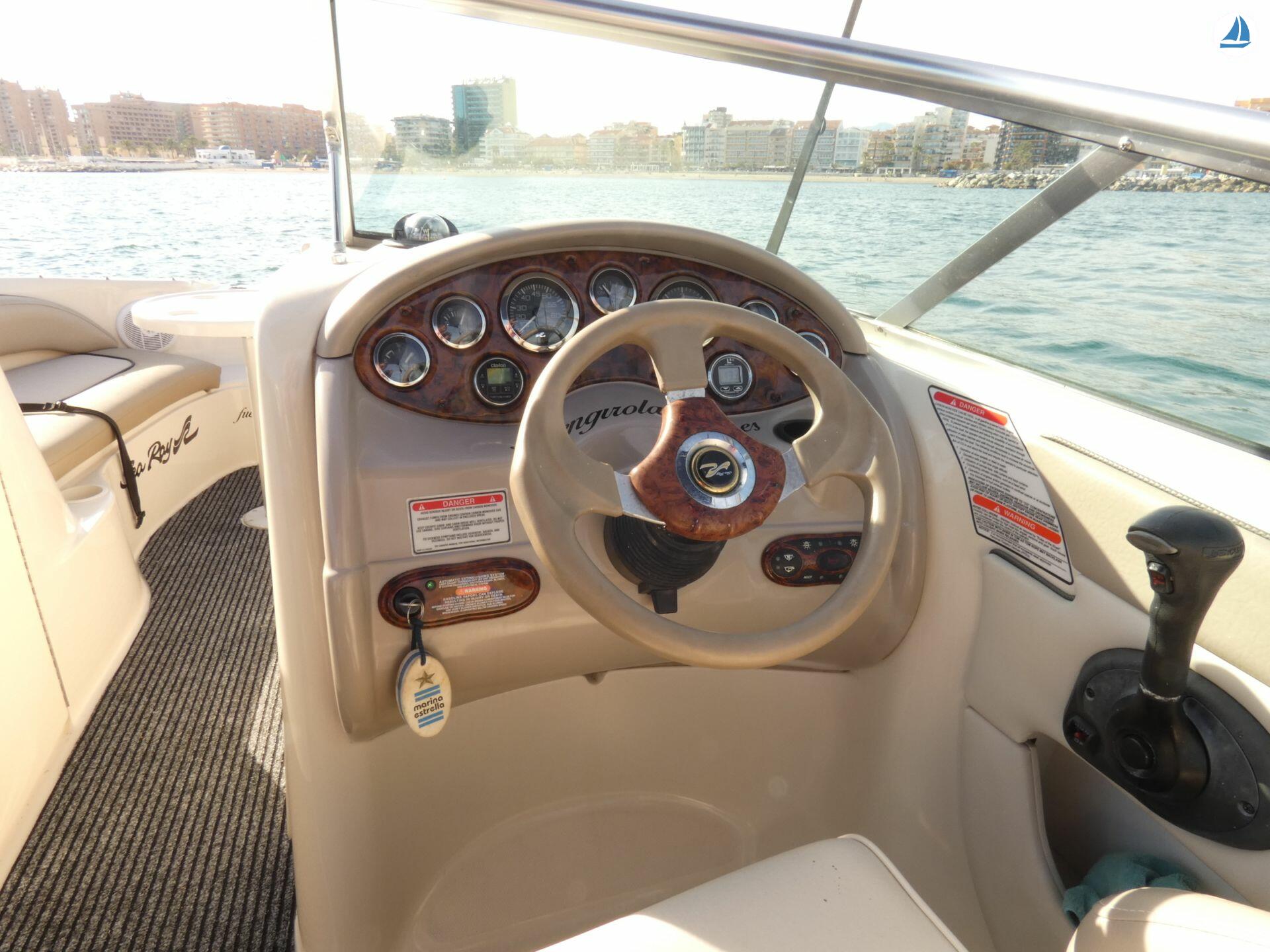 фото Sea Ray 200 Sundeck 10