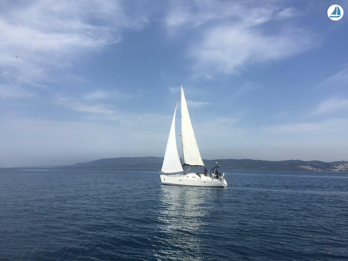 фото Beneteau OCEANIS 343 1