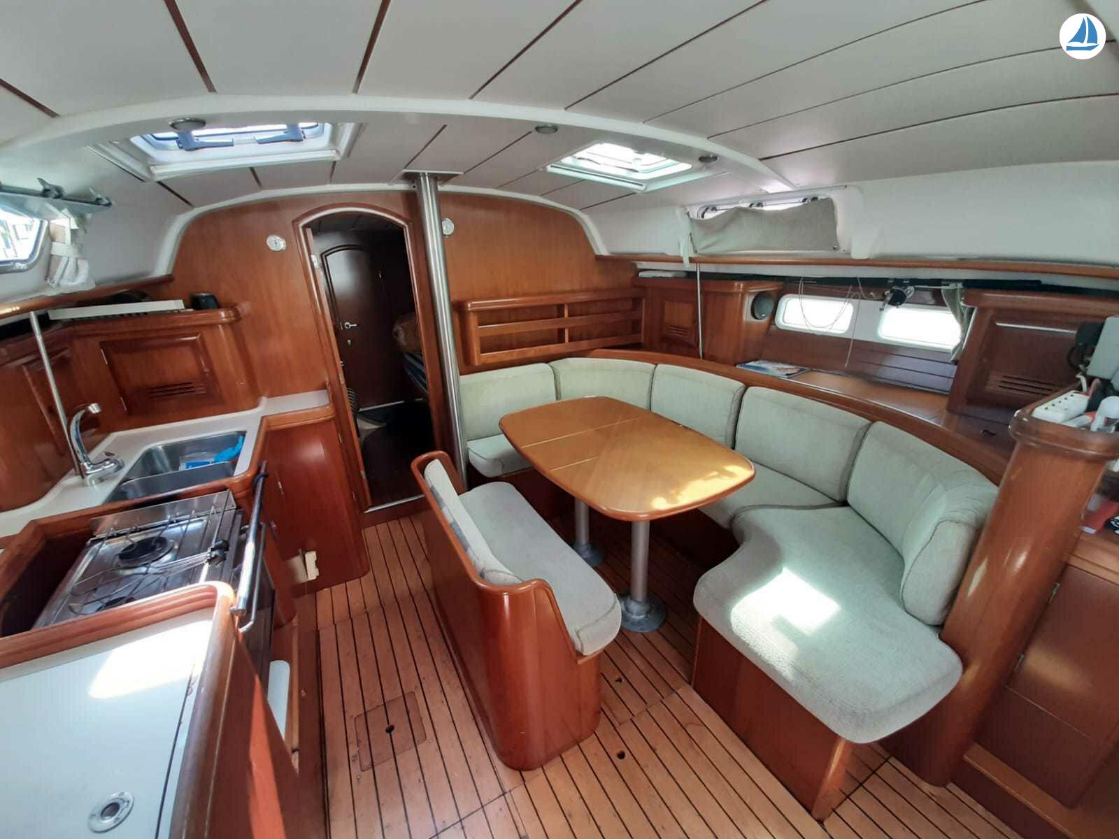фото Beneteau OCEANIS 411 9