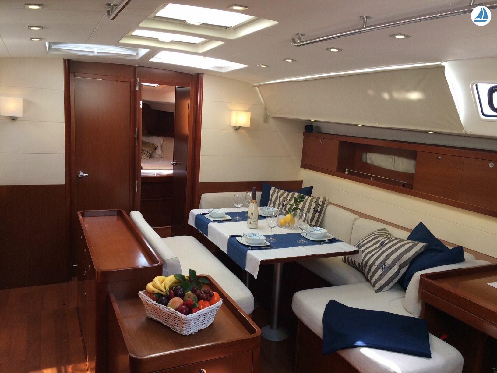 фото Beneteau Oceanis 50 Grand Family 8