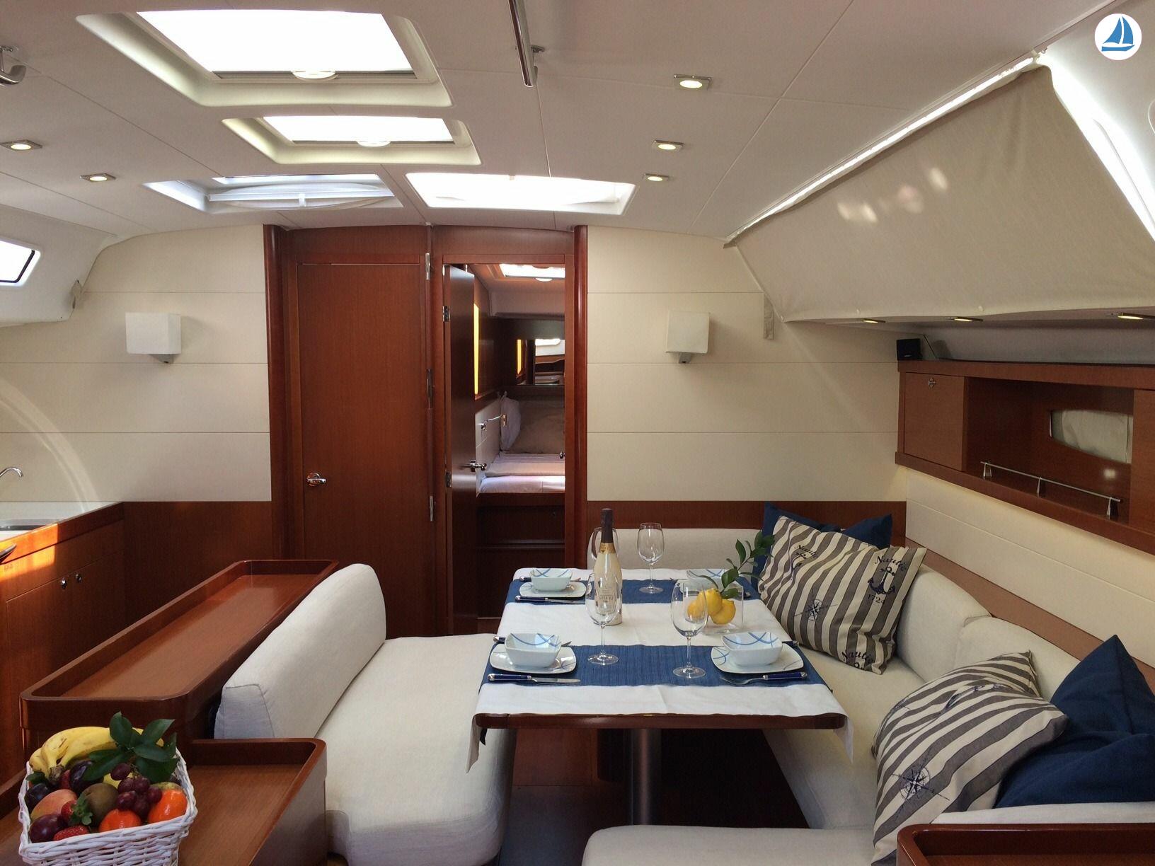 фото Beneteau Oceanis 50 Grand Family 10