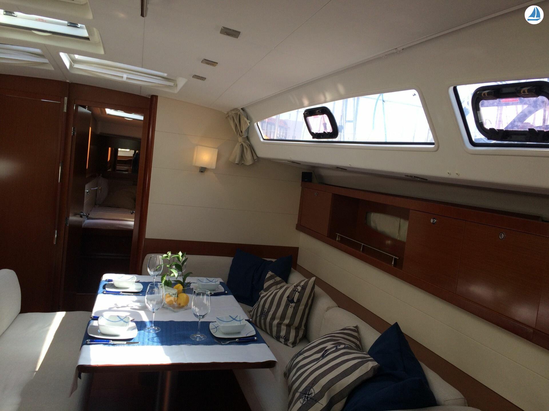 фото Beneteau Oceanis 50 Grand Family 12
