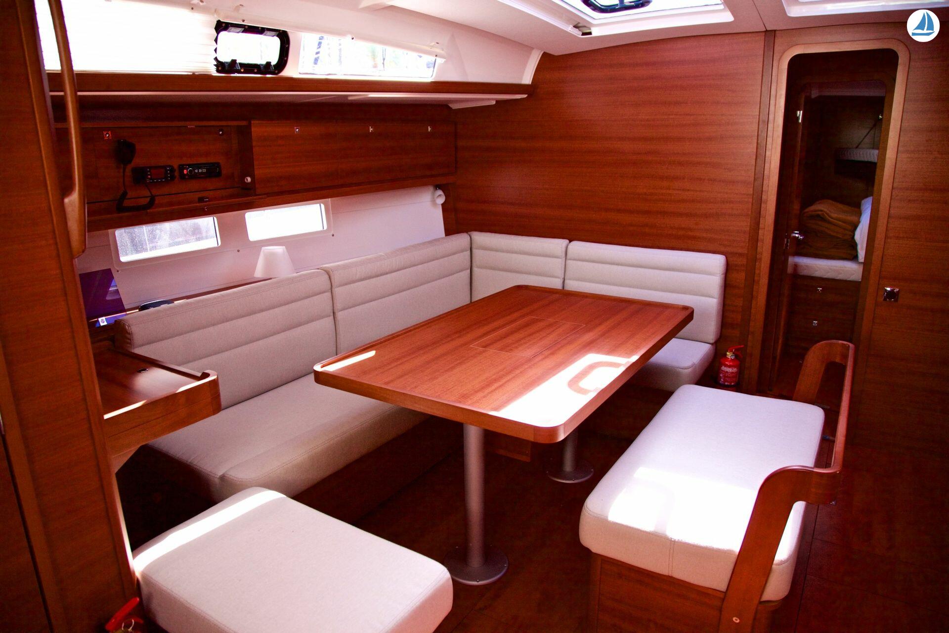 фото Dufour 460 Large 5