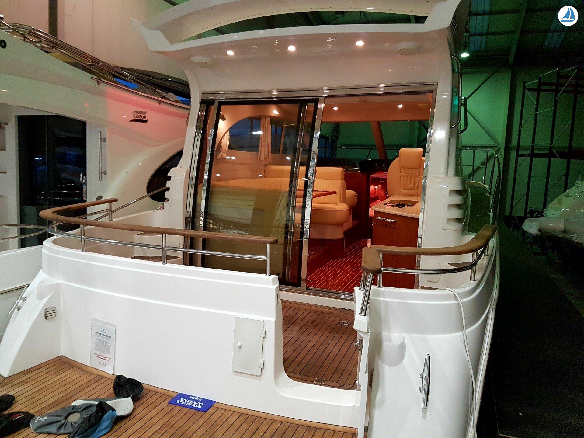 фото Galeon 330 HT 3