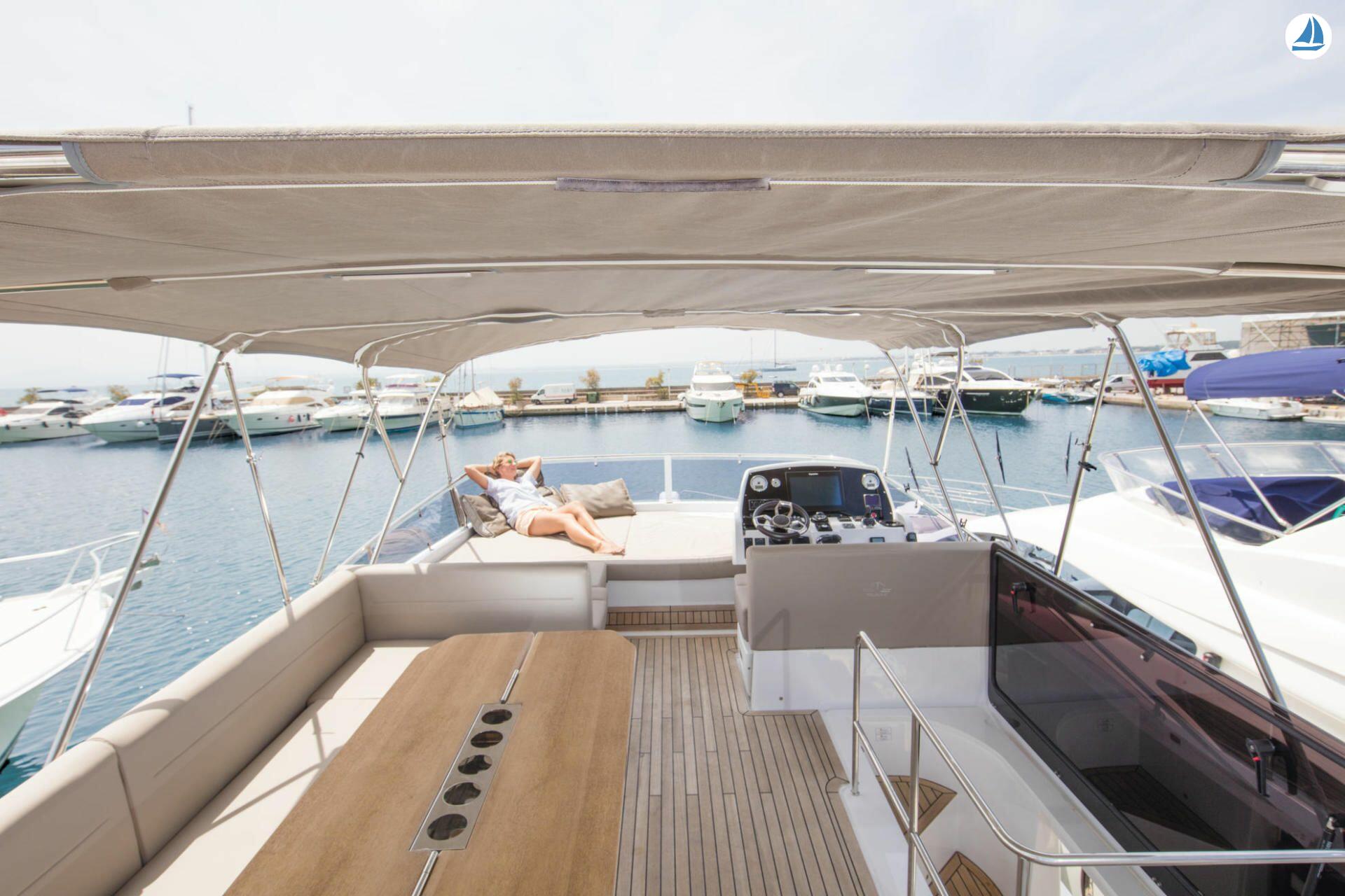 фото Sealine F530 6