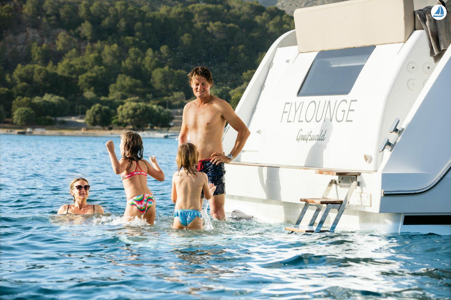 фото Sealine F530 18