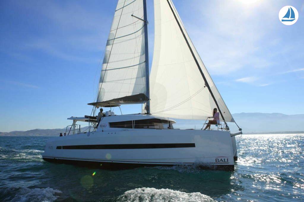 фото Bali 4.3 Catana 1