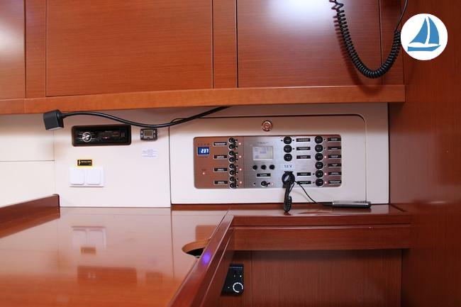 фото Beneteau OCEANIS 50 9