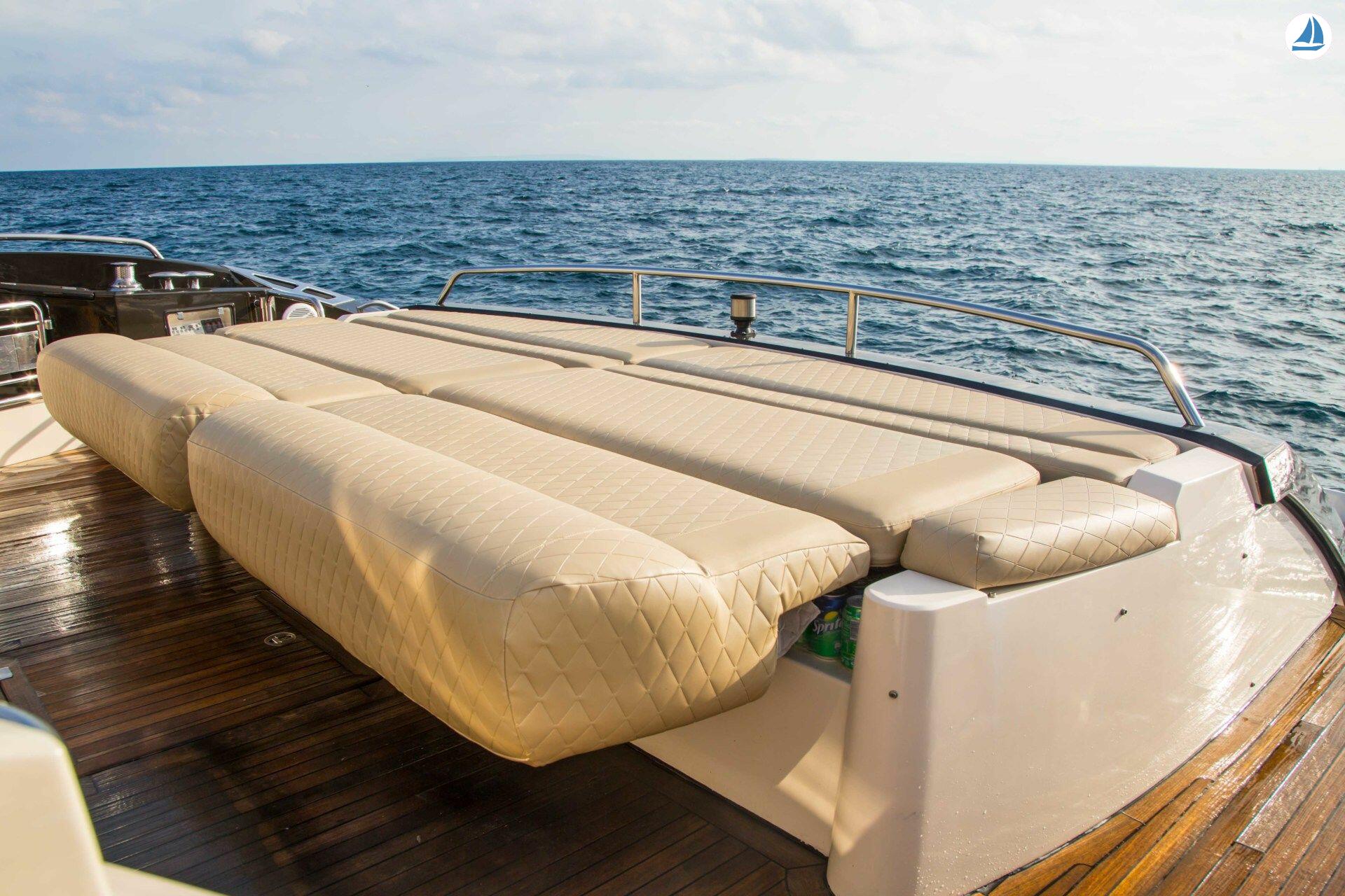 фото Sunseeker Predator 82 10