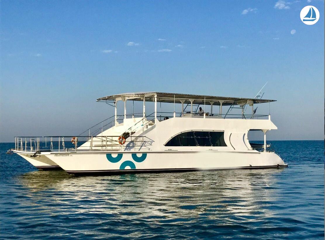 фото Custom Catamaran 62 1