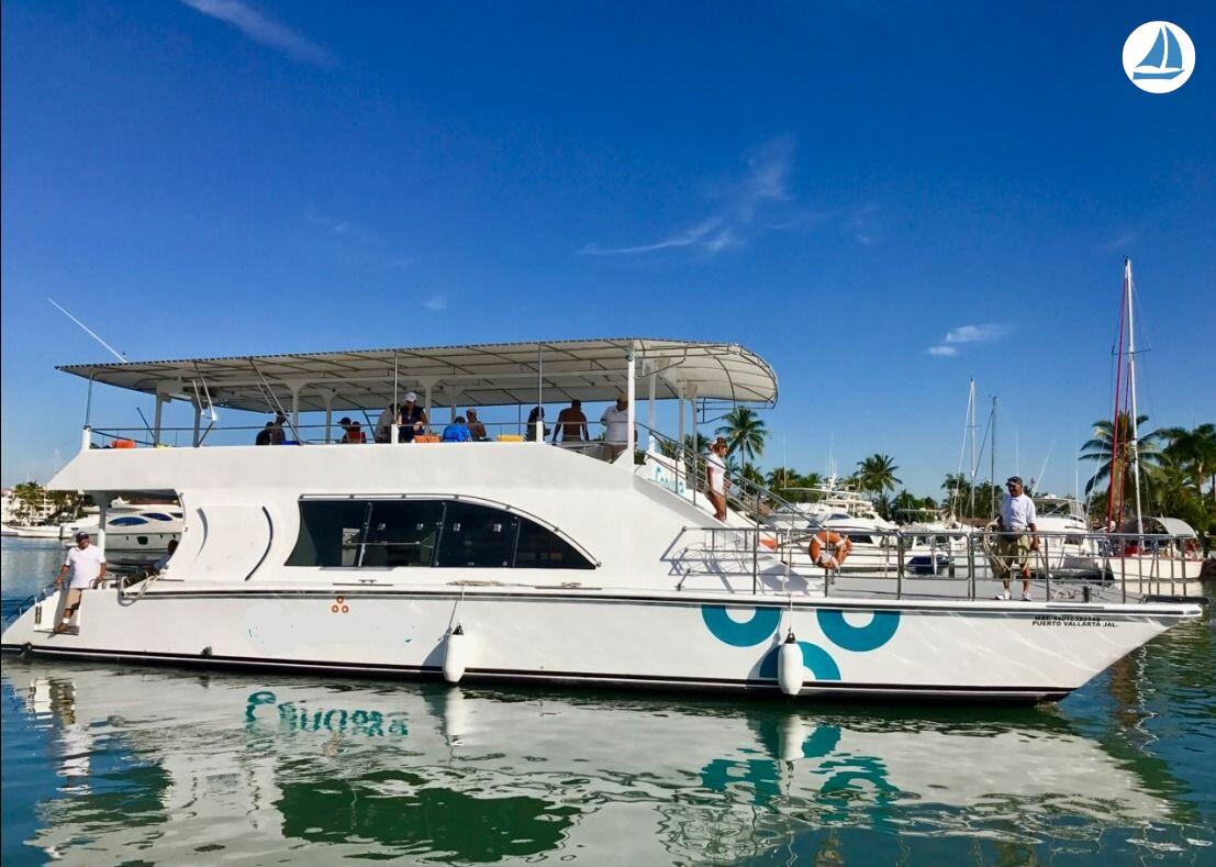 фото Custom Catamaran 62 4