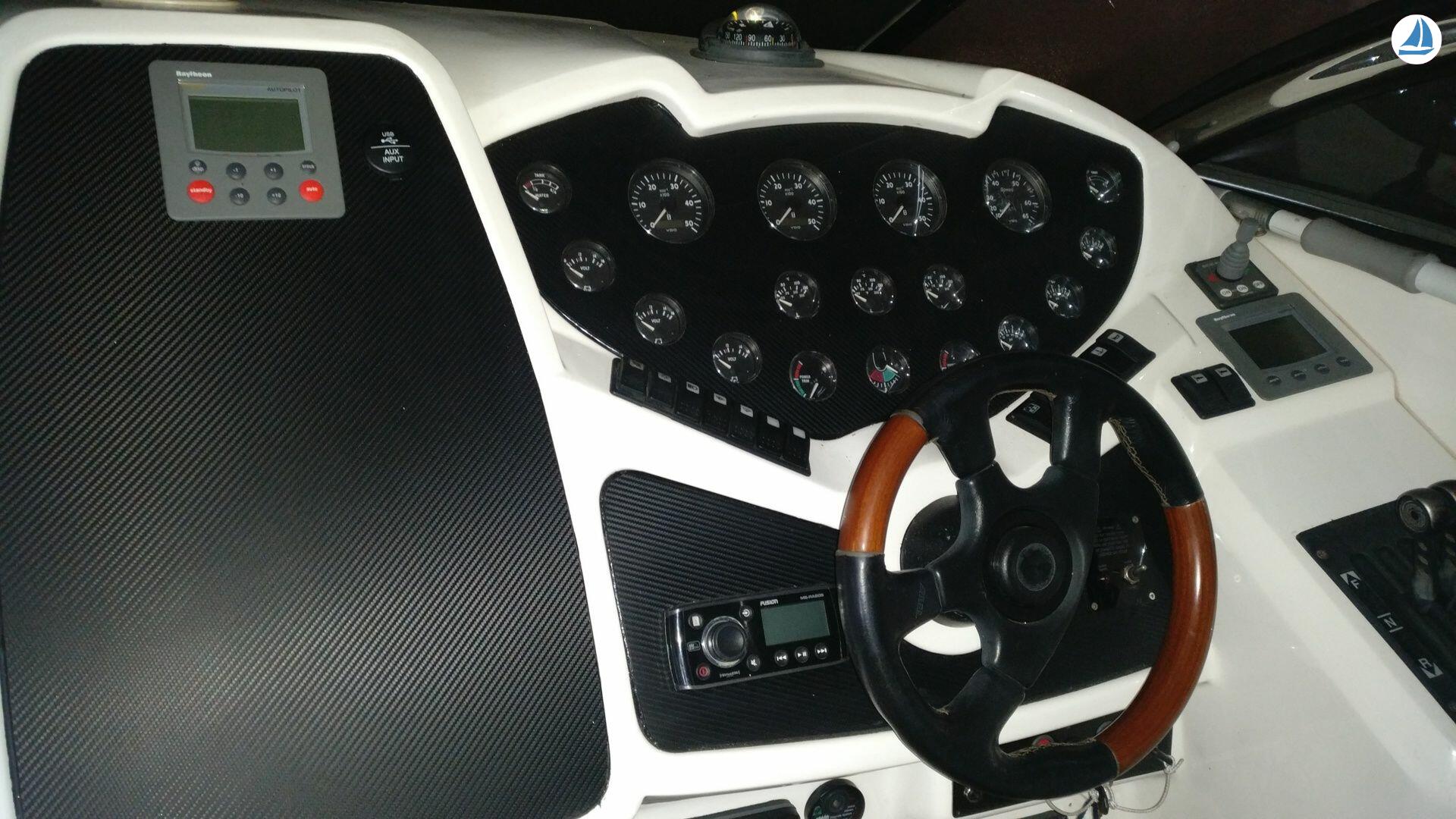 фото Sunseeker Superhawk 50 11