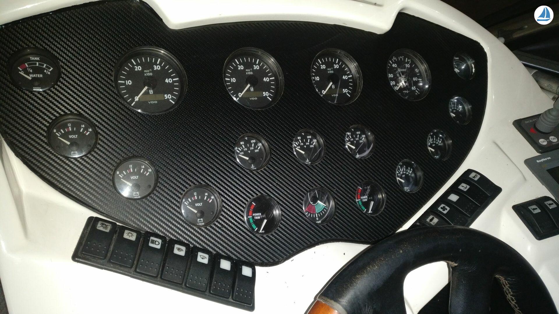 фото Sunseeker Superhawk 50 12
