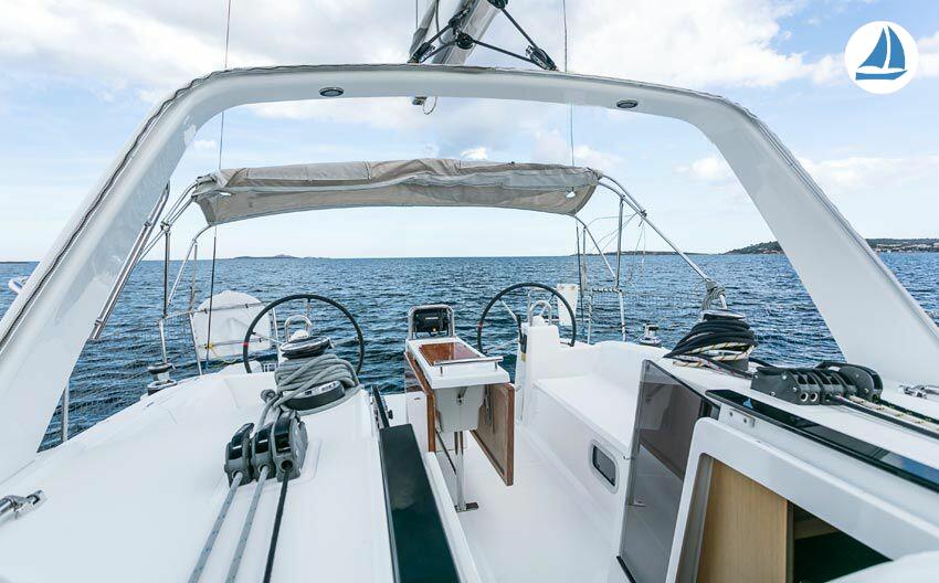 фото Beneteau Oceanis 38 4