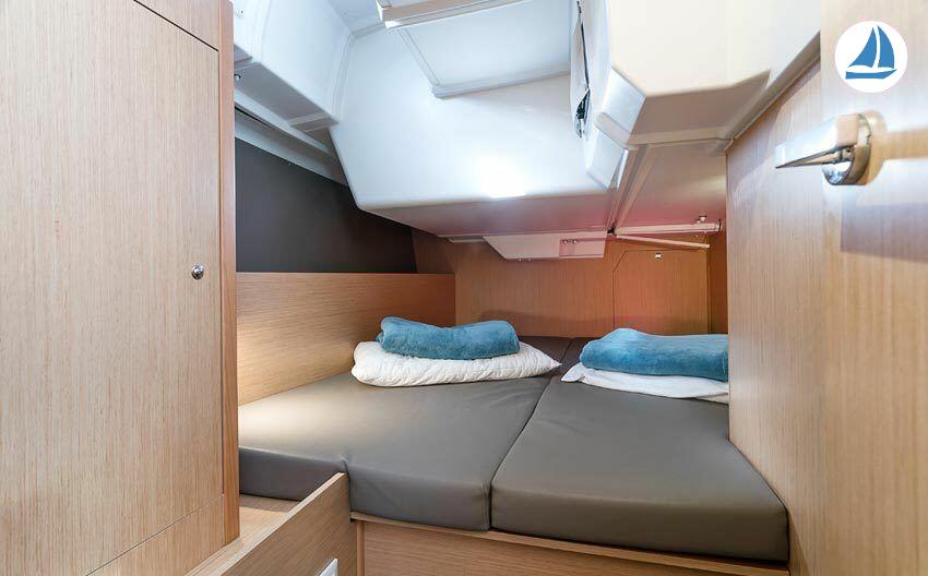 фото Beneteau Oceanis 38 5