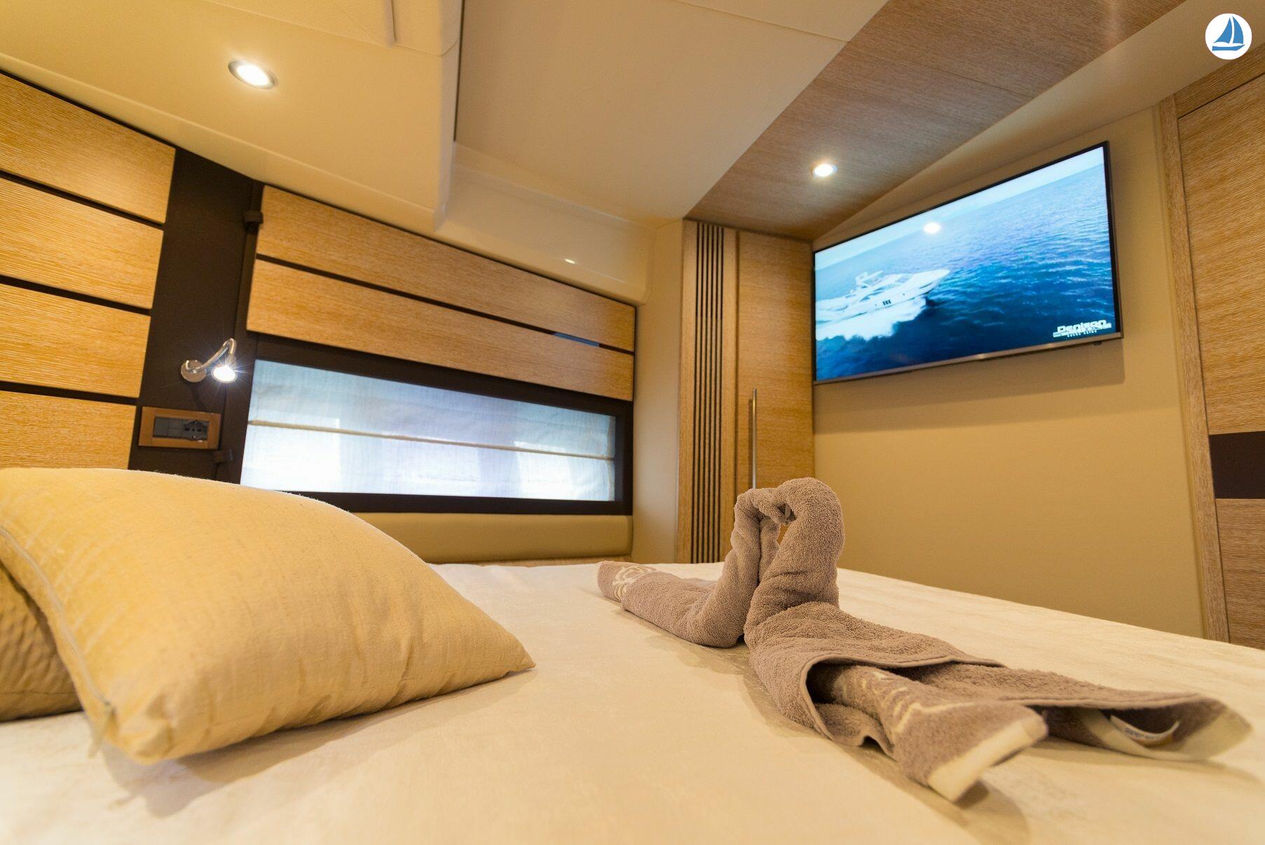 фото Azimut 60 21