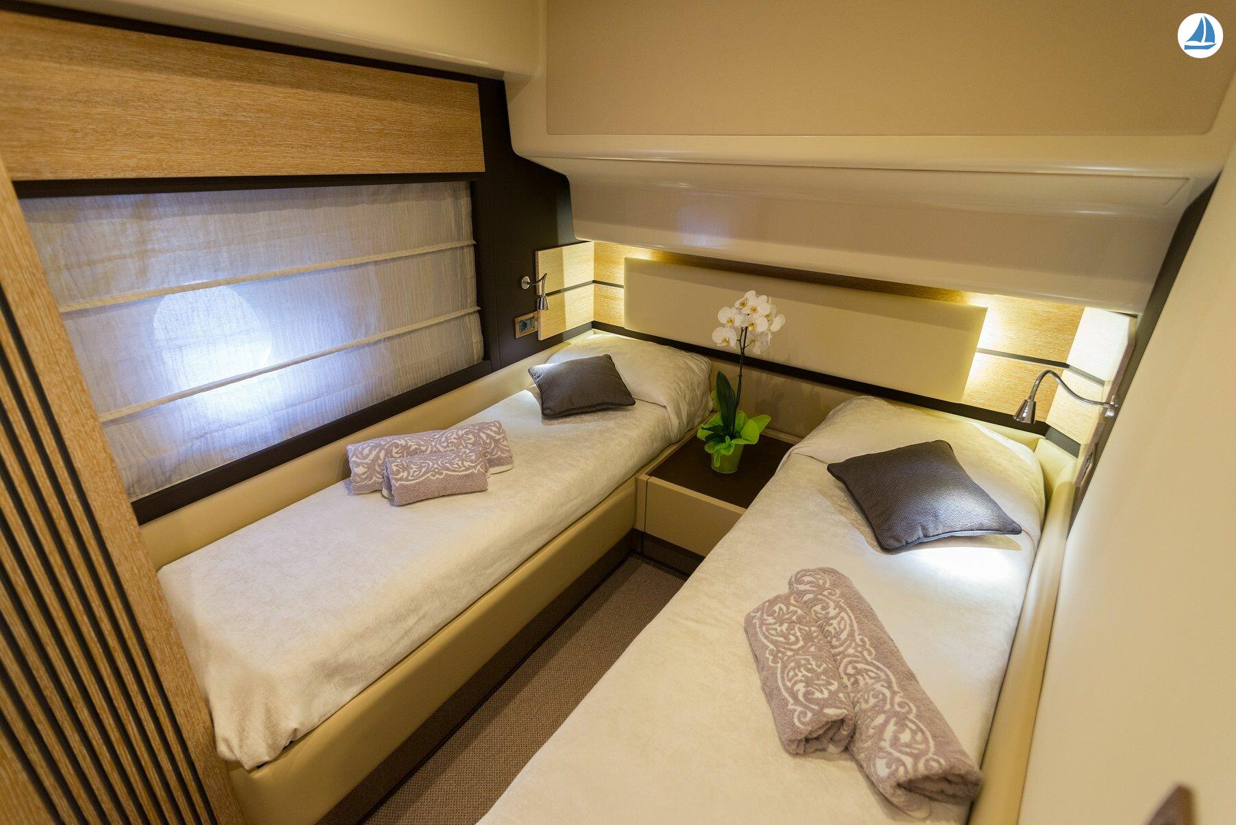 фото Azimut 60 22