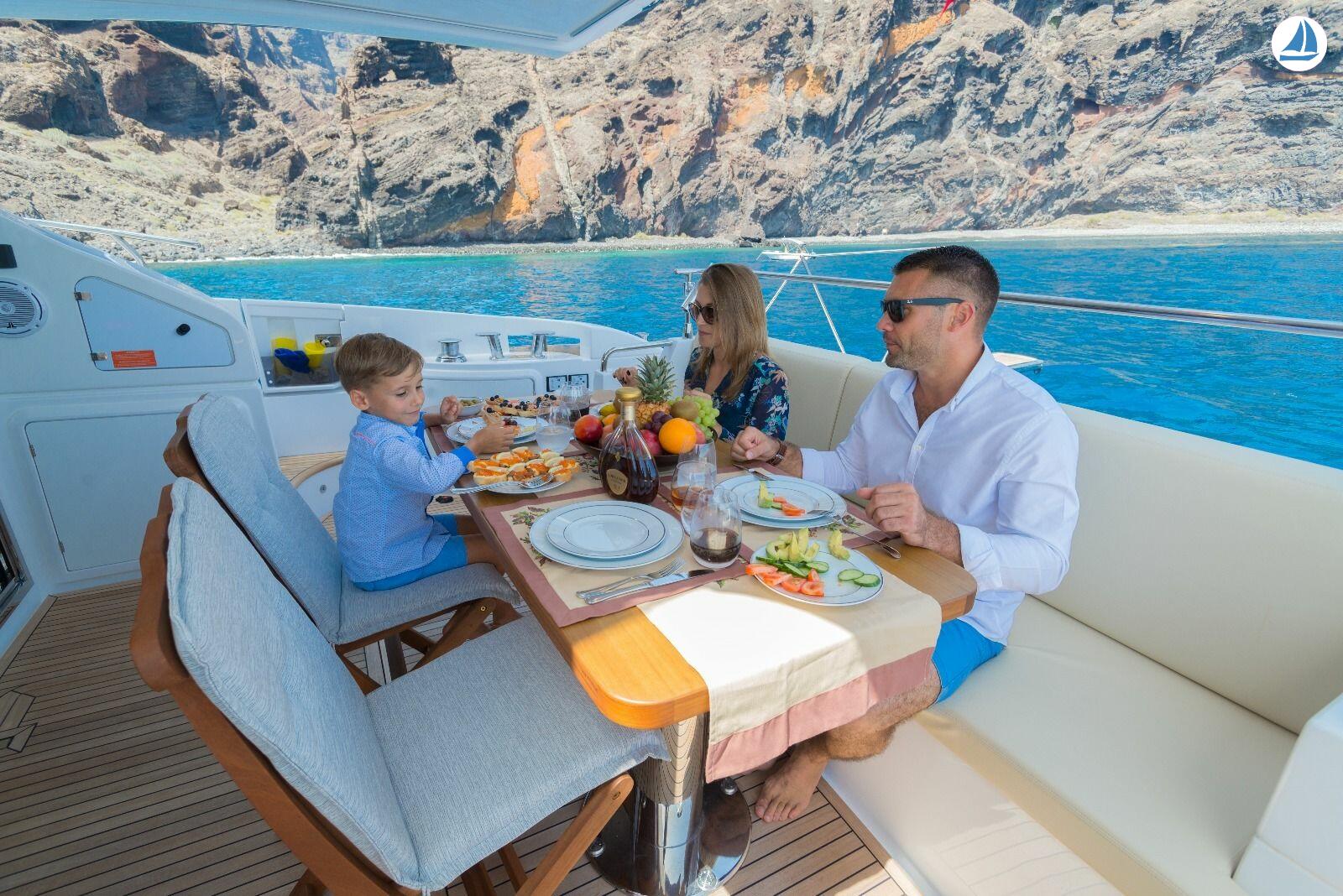 фото Azimut 60 27