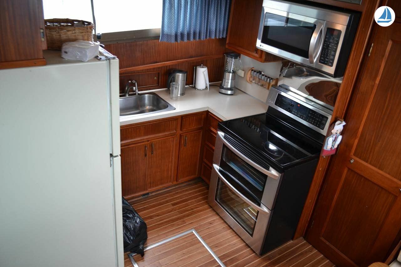 фото Hatteras MOTOR YACHT 3