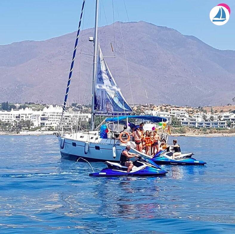 фото Beneteau OCEANIS 351 6