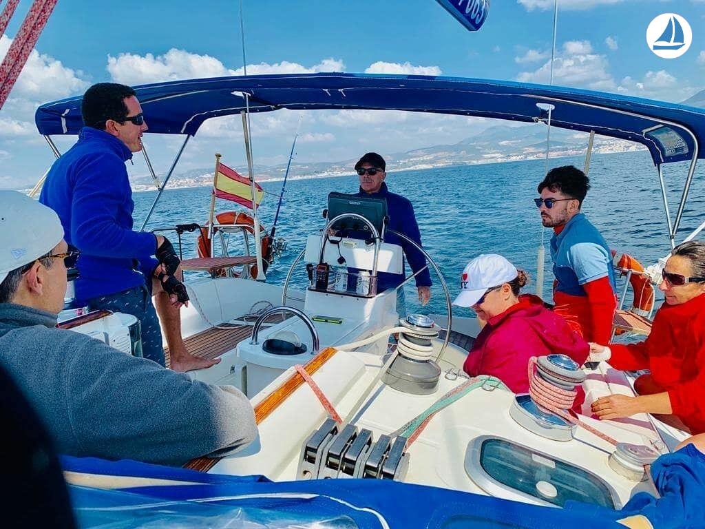 фото Beneteau OCEANIS 351 9