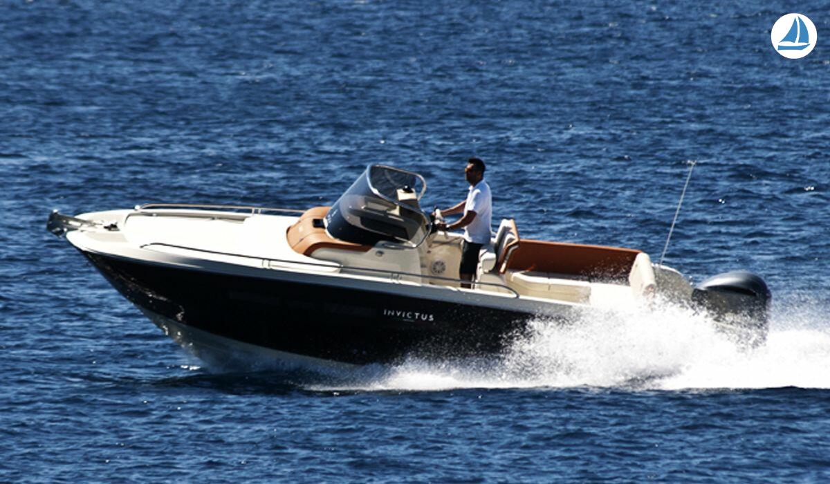 фото Invictus Yachts 240 cx 1