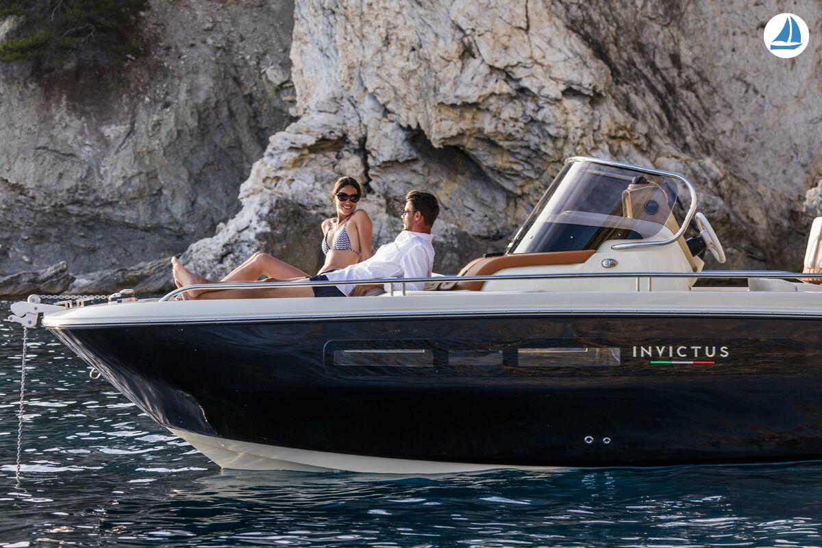 фото Invictus Yachts 240 cx 3