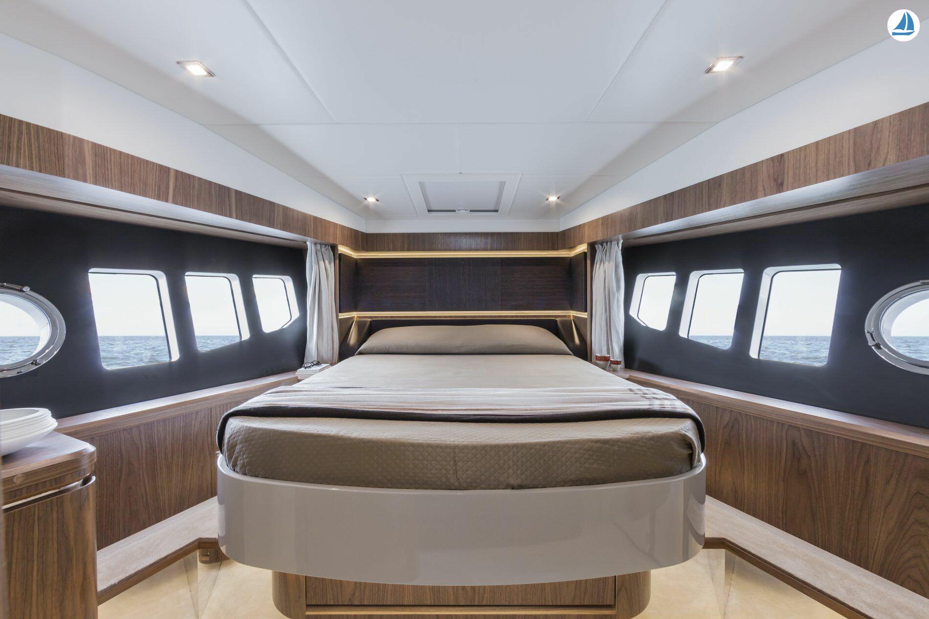 фото Absolute 52fly 11