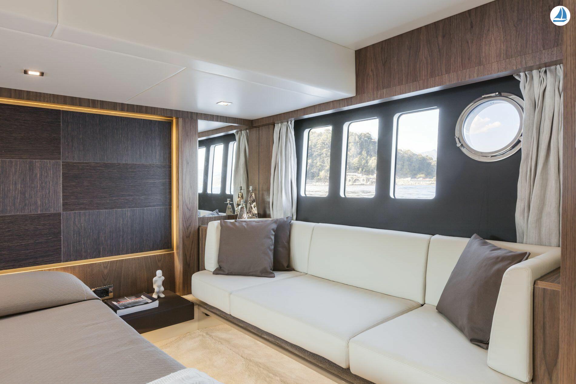 фото Absolute 52fly 13