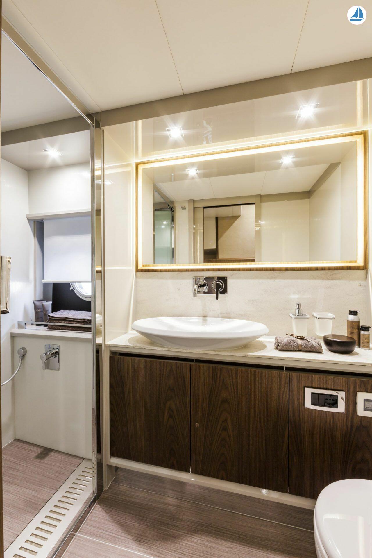 фото Absolute 52fly 16