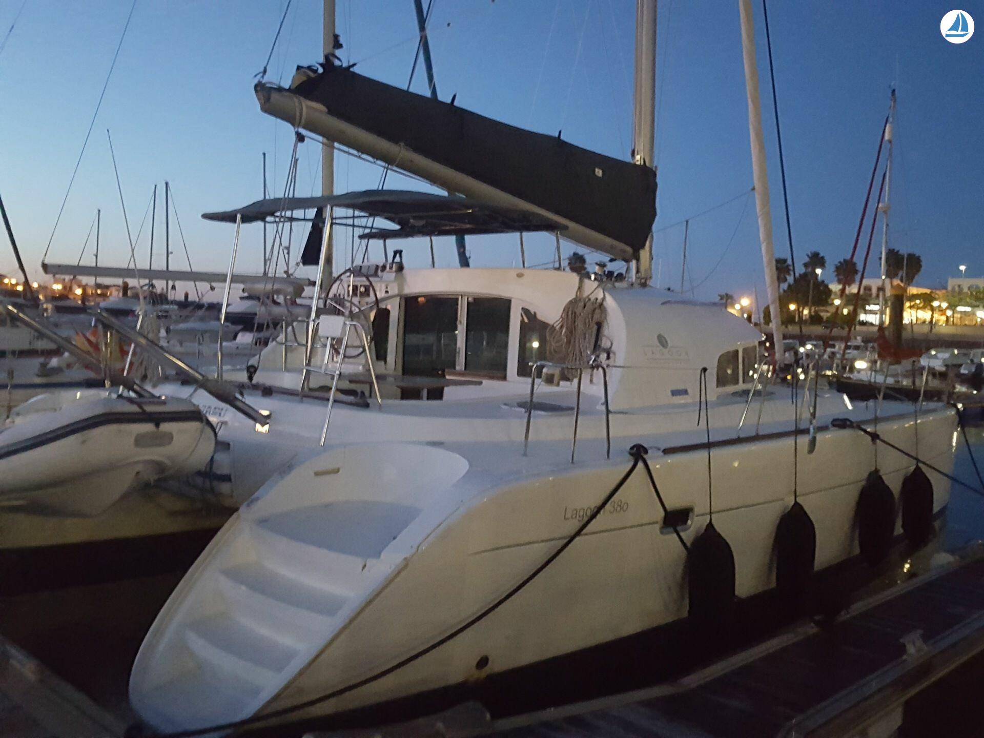 фото Lagoon 380 S2 9