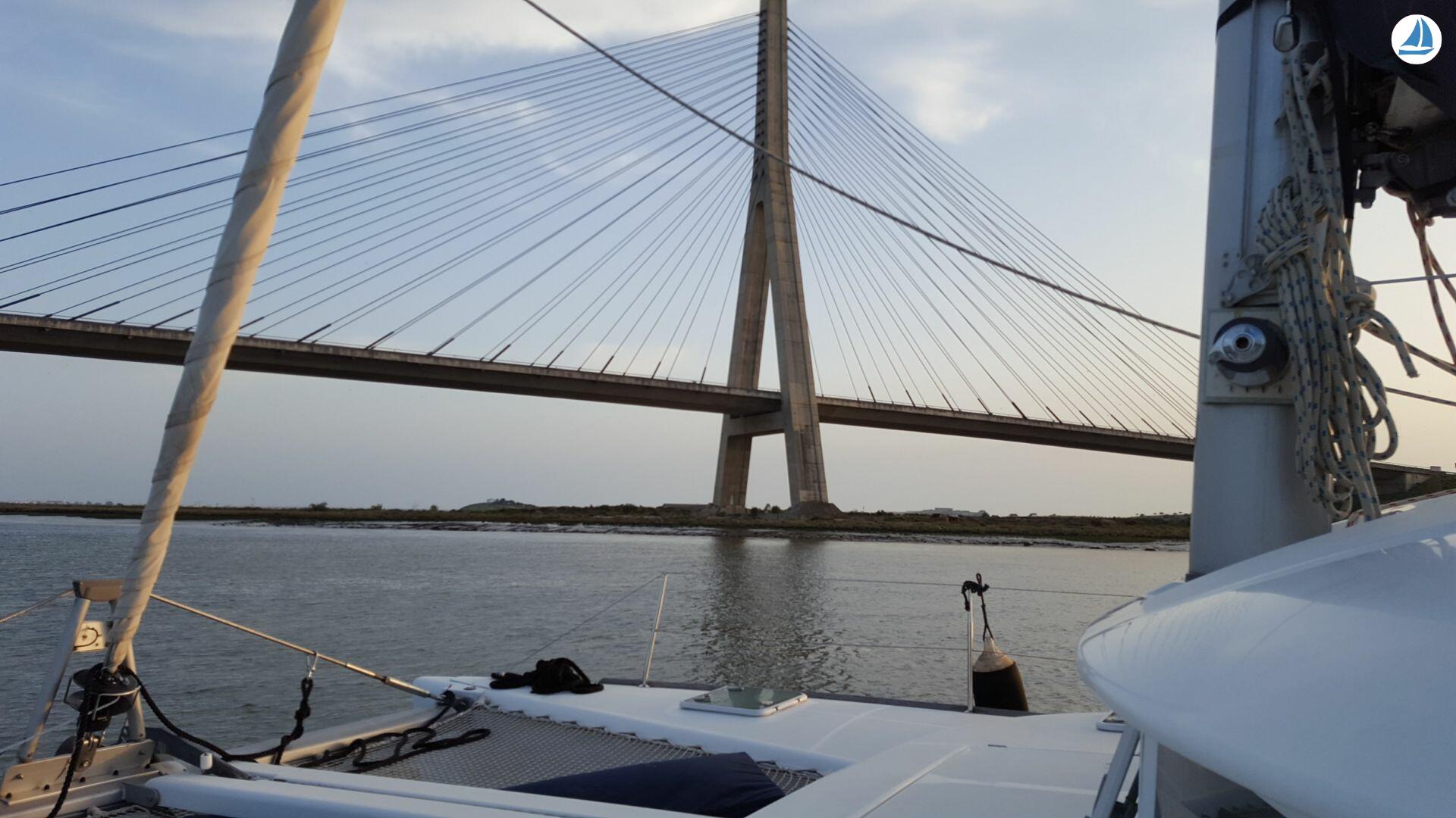 фото Lagoon 380 S2 11